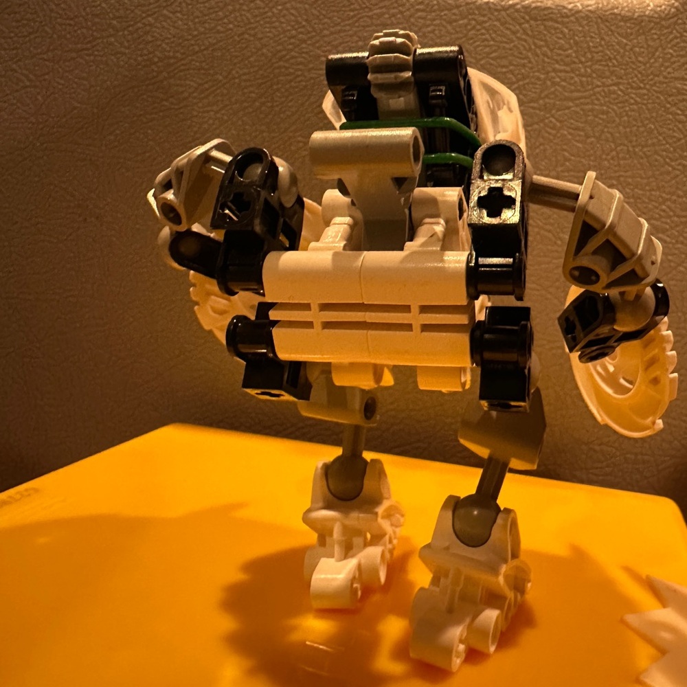 LEGO Bionicle Kohrak (Set 8565) - Picture 11 of 11
